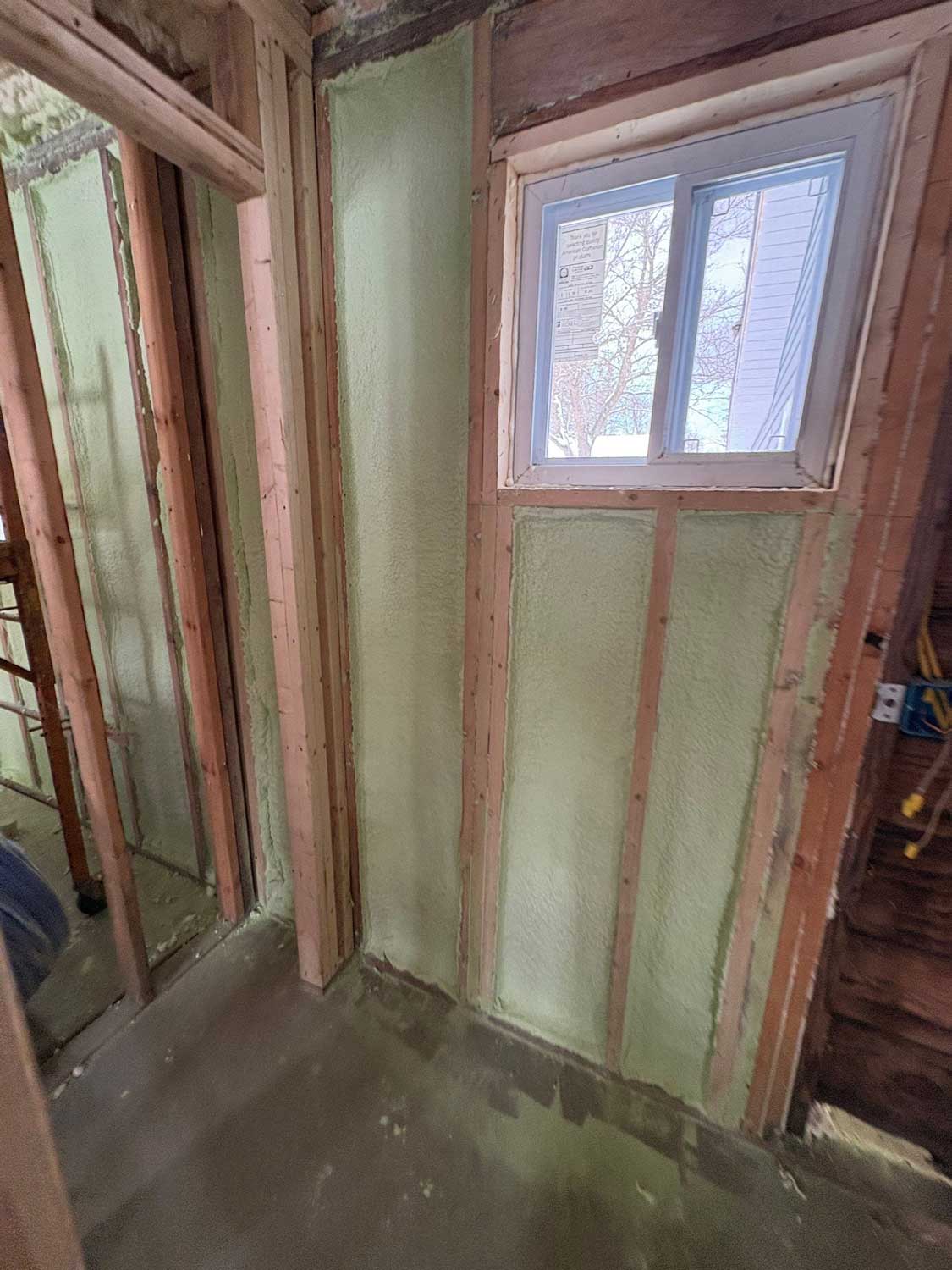 Closed cell spray foam cost — basement walls insulation Ypsilanti MI — Seal Tech Insulation